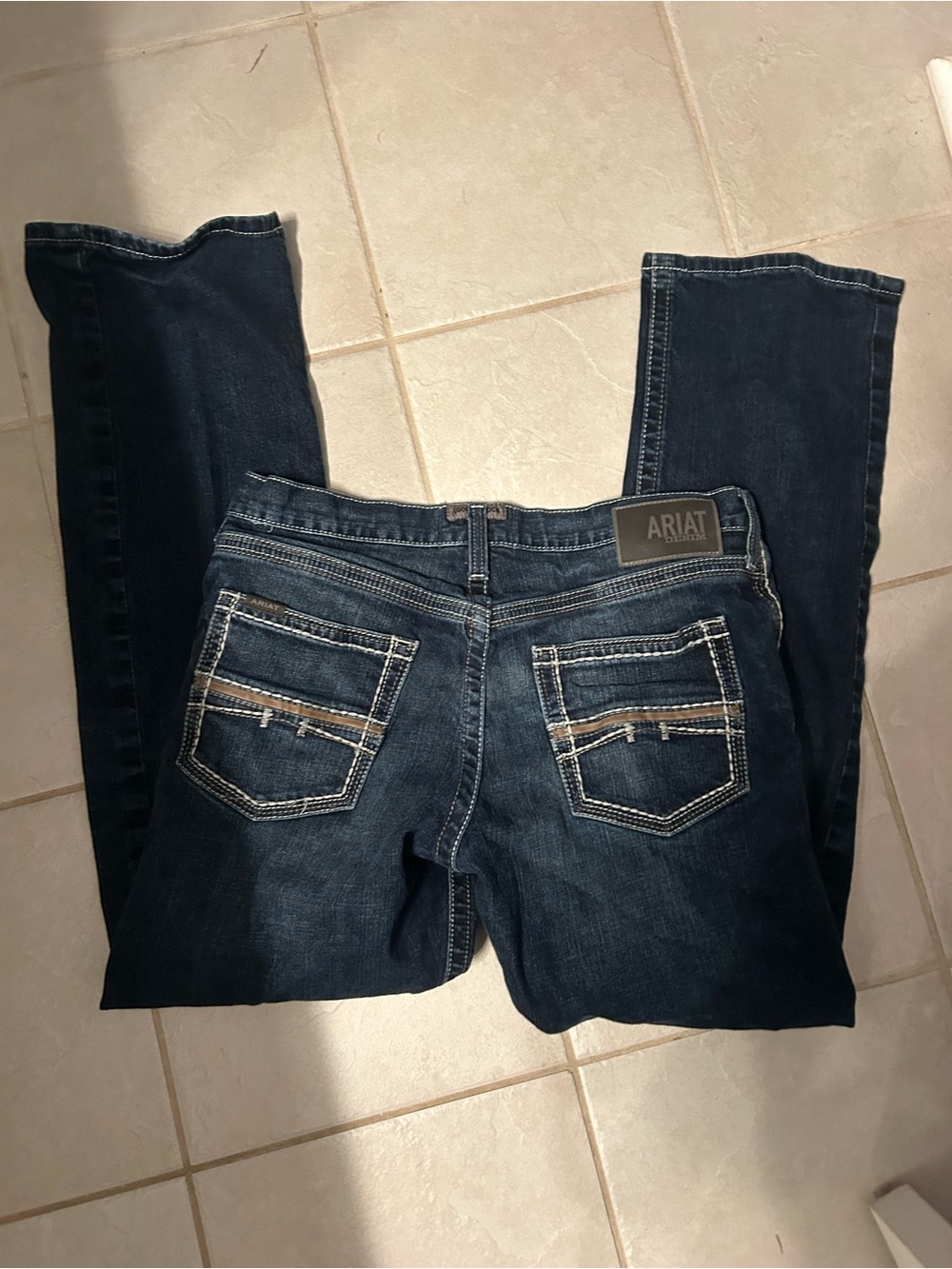 Men’s ariat straight jeans